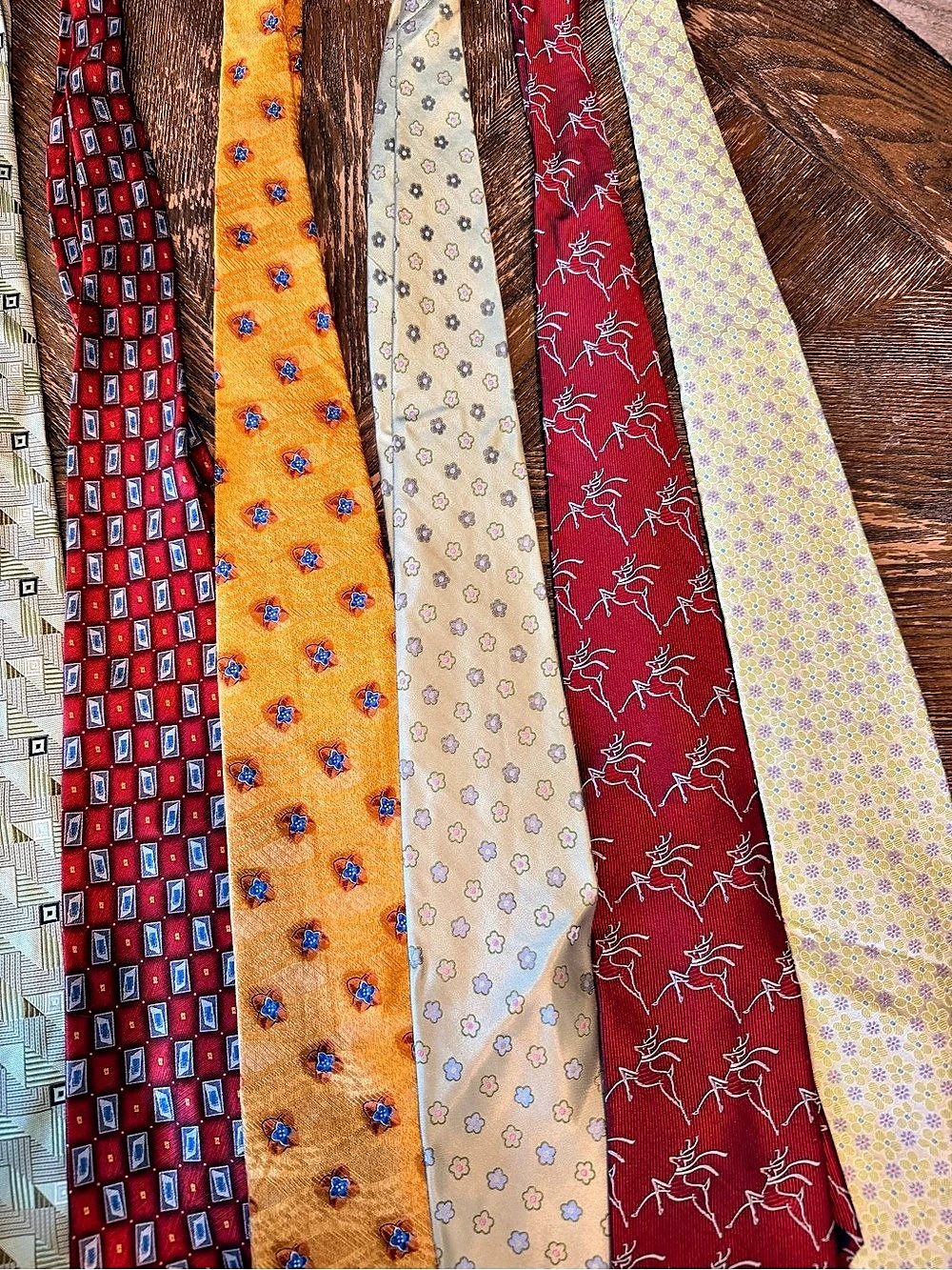 Jos. A. Bank Men's Assorted Patterned Ties Set of 8 - Picture 3 of 4